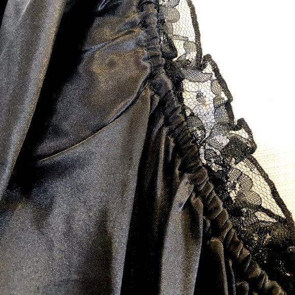 In Character Pirate Lady Costume Plus Size Halloween - Picture 8 of 15